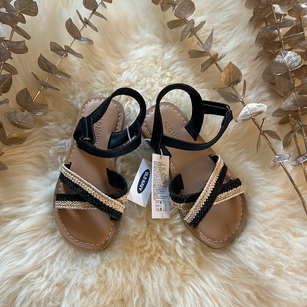 NWT Old Navy black tan girls summer sandals sz 7!
